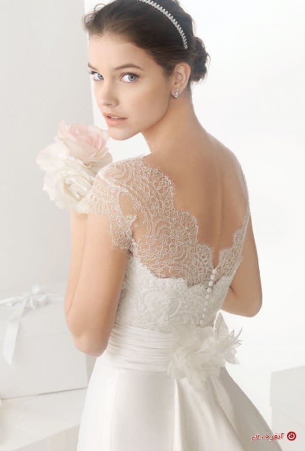 مدل زیبا و جدید لباس عروس با تور دانتل