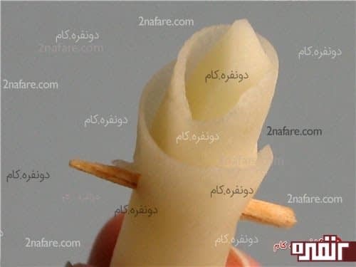 گل رز با سیب زمینی برای تزیین غذا