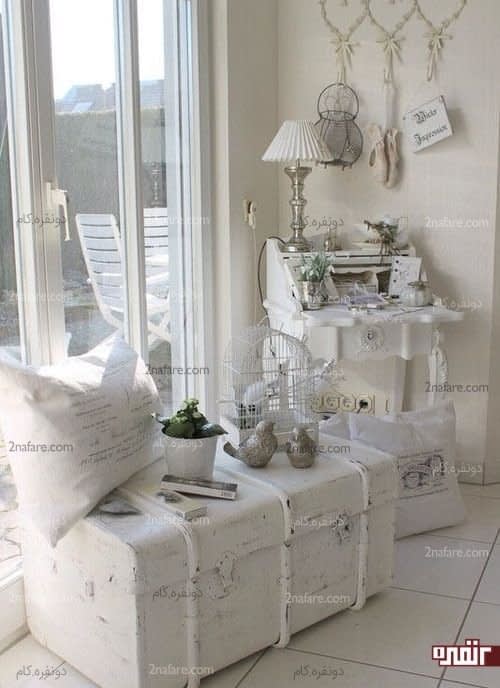 کنسول زیبای سفید رنگ هماهنگ با دیزاین اتاق